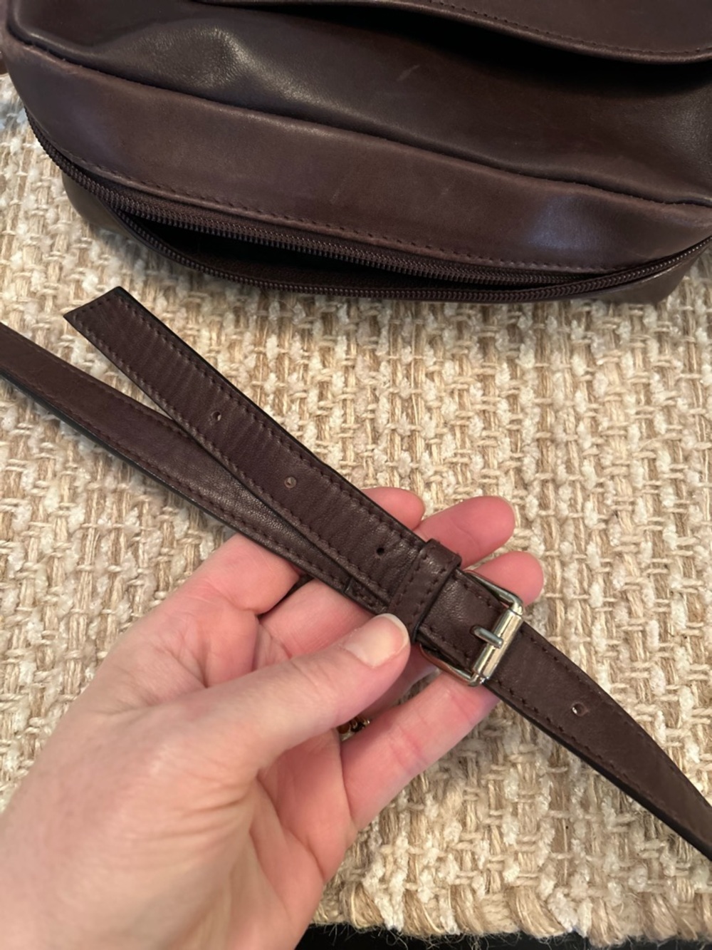 Vintage Leather Co By Liz Claiborne Brown Leather Cross Body Adjustable Strap - Picture 10 of 15